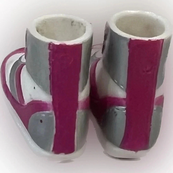 Bratz Play Sportz Race Car  Driving Katia Shoes - Picture 5 of 6